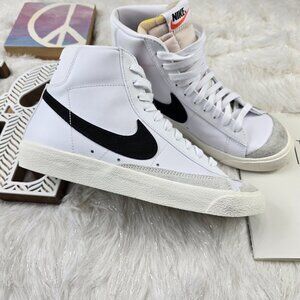 Nike Blazer Mid Sneakers